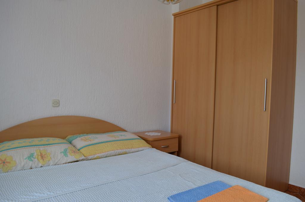 Apartments Nina 巴斯卡 客房 照片