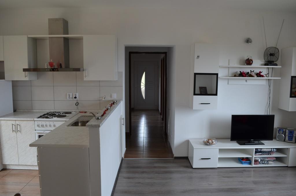 Apartments Nina 巴斯卡 外观 照片